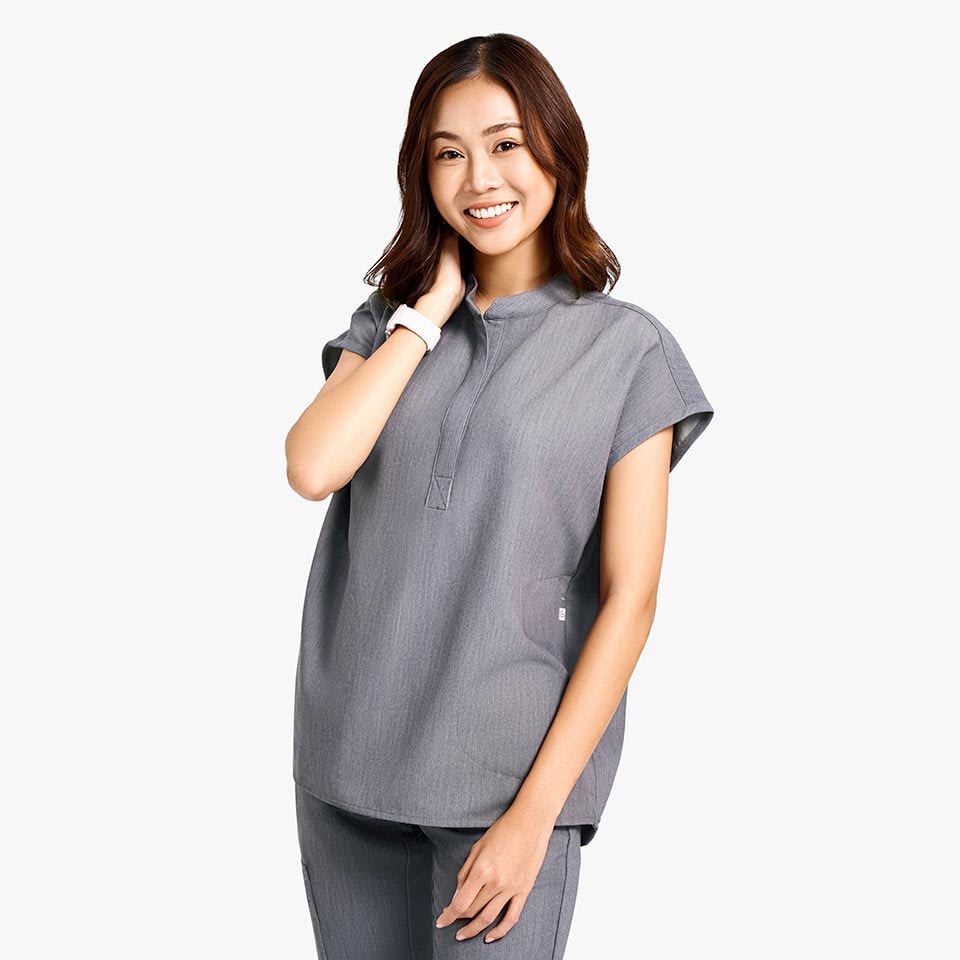 Women’s Mandarin Collar Three-Pocket Scrub Top